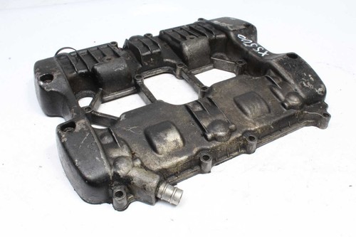 Cylinder head cover - , valve